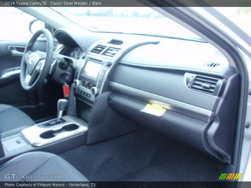 Classic Silver Metallic / Black 2014 Toyota Camry SE
