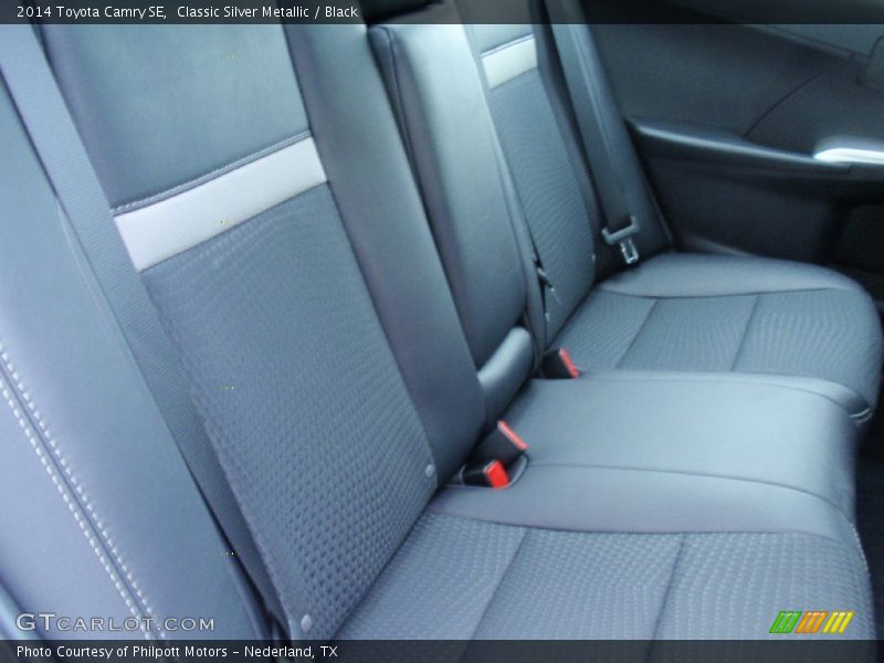 Classic Silver Metallic / Black 2014 Toyota Camry SE