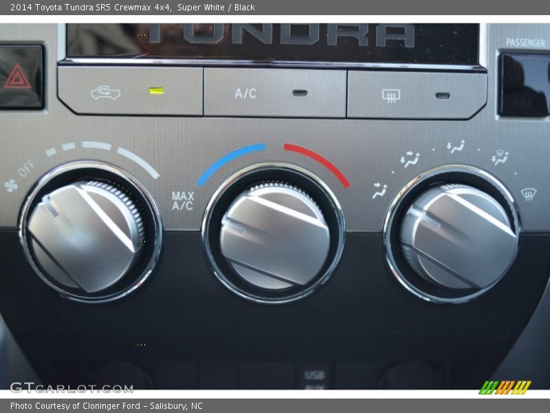 Super White / Black 2014 Toyota Tundra SR5 Crewmax 4x4