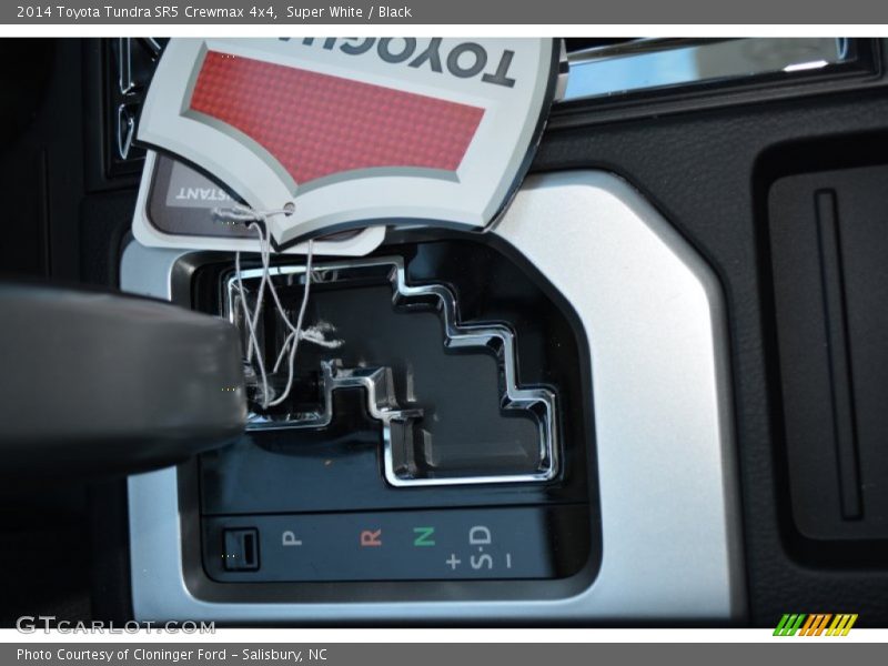 Super White / Black 2014 Toyota Tundra SR5 Crewmax 4x4