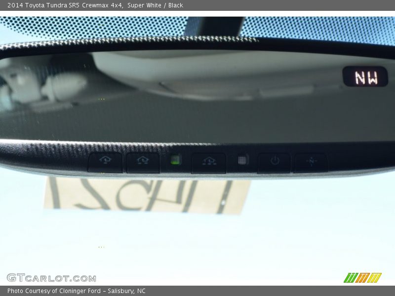 Super White / Black 2014 Toyota Tundra SR5 Crewmax 4x4