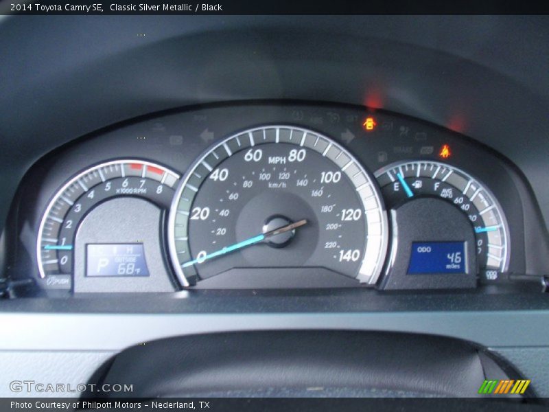 Classic Silver Metallic / Black 2014 Toyota Camry SE