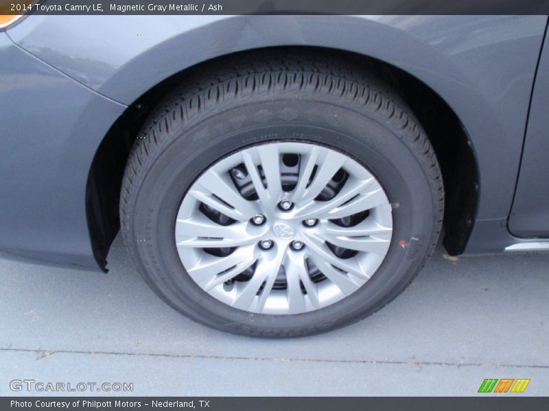 Magnetic Gray Metallic / Ash 2014 Toyota Camry LE