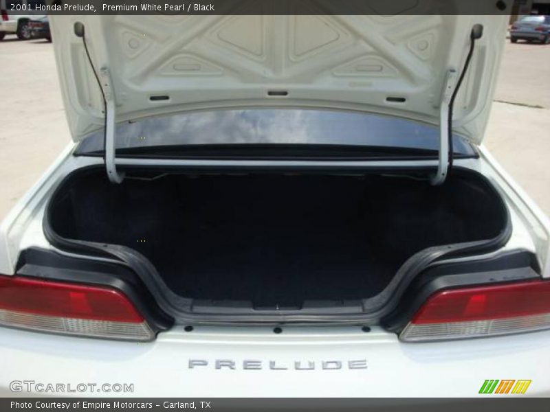 Premium White Pearl / Black 2001 Honda Prelude