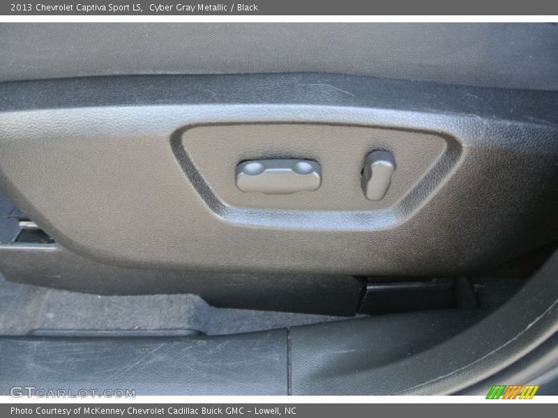 Cyber Gray Metallic / Black 2013 Chevrolet Captiva Sport LS
