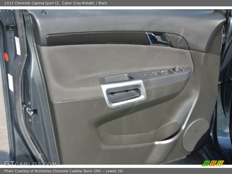 Cyber Gray Metallic / Black 2013 Chevrolet Captiva Sport LS