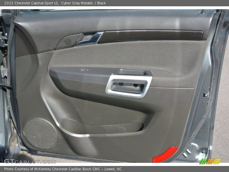 Cyber Gray Metallic / Black 2013 Chevrolet Captiva Sport LS