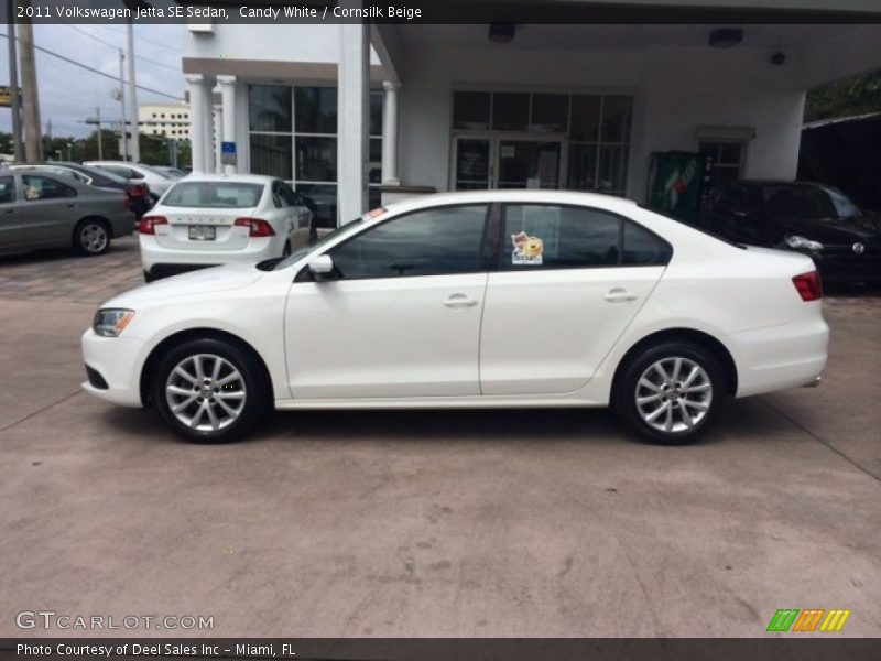 Candy White / Cornsilk Beige 2011 Volkswagen Jetta SE Sedan