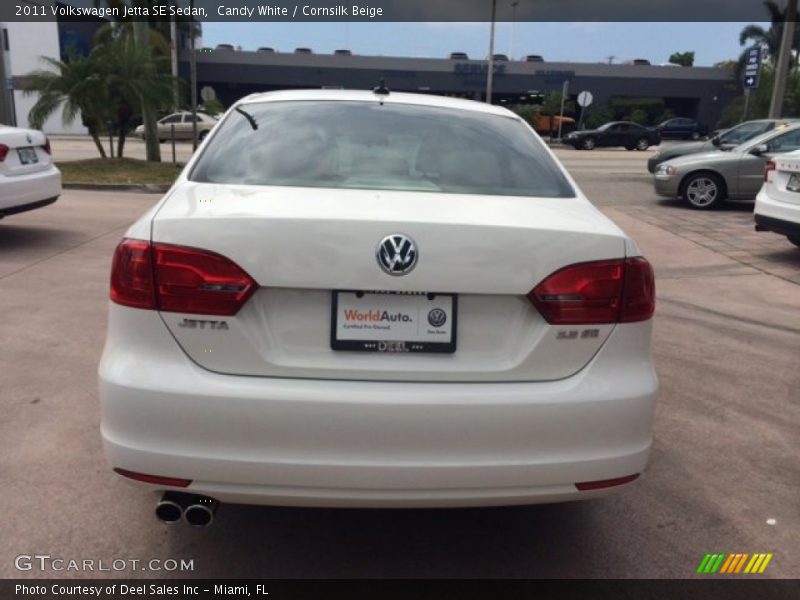 Candy White / Cornsilk Beige 2011 Volkswagen Jetta SE Sedan