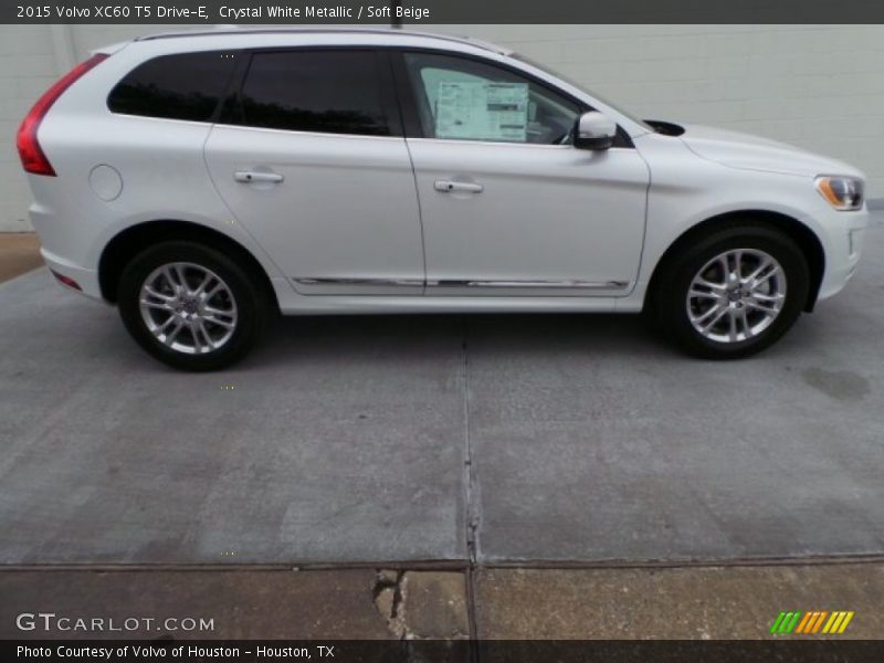 Crystal White Metallic / Soft Beige 2015 Volvo XC60 T5 Drive-E