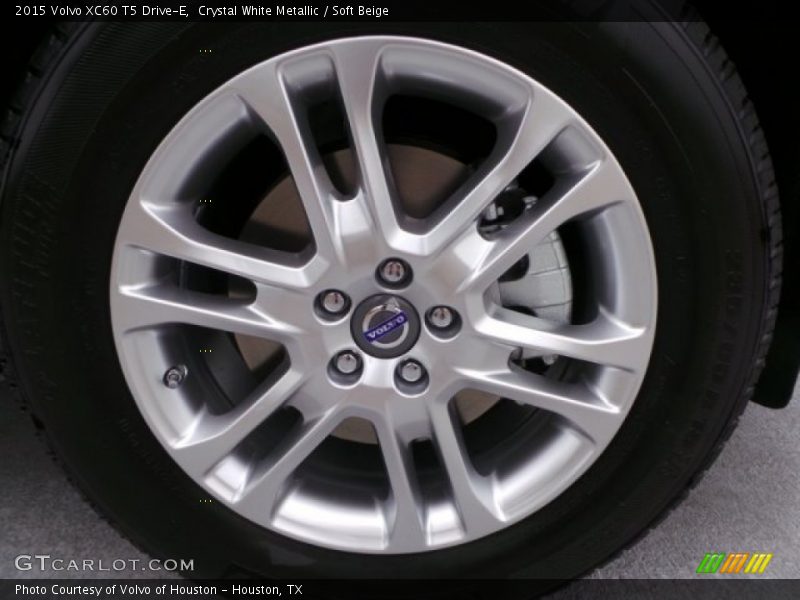 Crystal White Metallic / Soft Beige 2015 Volvo XC60 T5 Drive-E