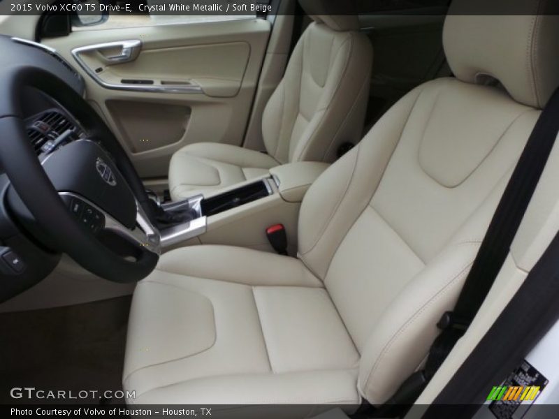 Crystal White Metallic / Soft Beige 2015 Volvo XC60 T5 Drive-E