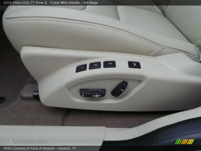 Crystal White Metallic / Soft Beige 2015 Volvo XC60 T5 Drive-E