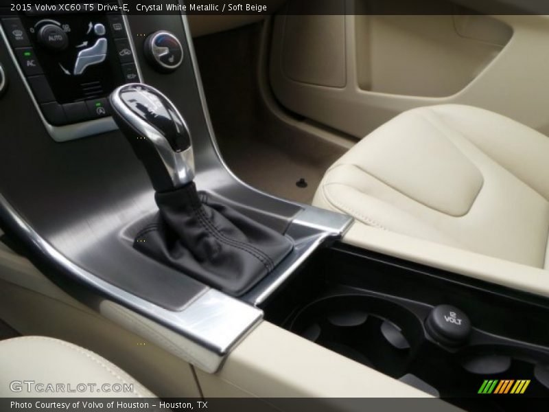 Crystal White Metallic / Soft Beige 2015 Volvo XC60 T5 Drive-E