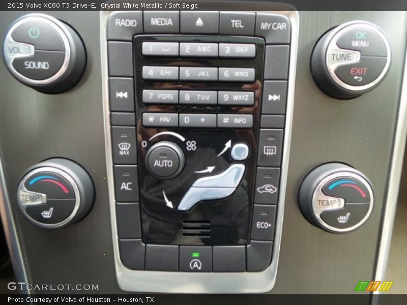 Crystal White Metallic / Soft Beige 2015 Volvo XC60 T5 Drive-E