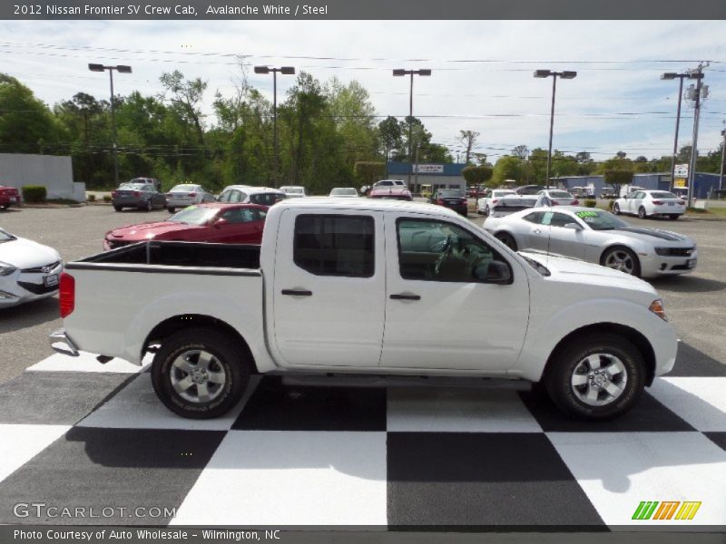 Avalanche White / Steel 2012 Nissan Frontier SV Crew Cab
