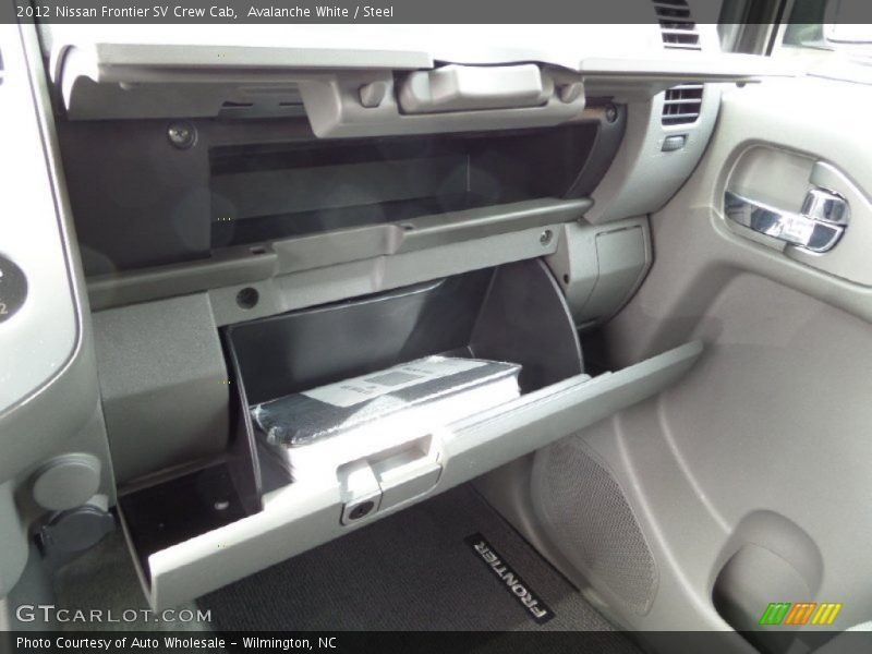 Avalanche White / Steel 2012 Nissan Frontier SV Crew Cab