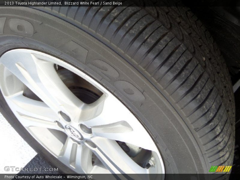 Blizzard White Pearl / Sand Beige 2013 Toyota Highlander Limited