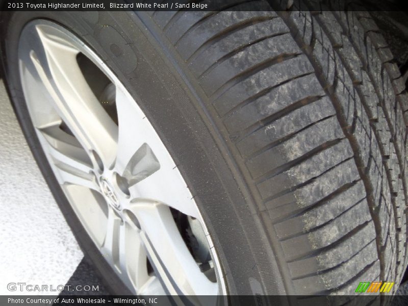 Blizzard White Pearl / Sand Beige 2013 Toyota Highlander Limited