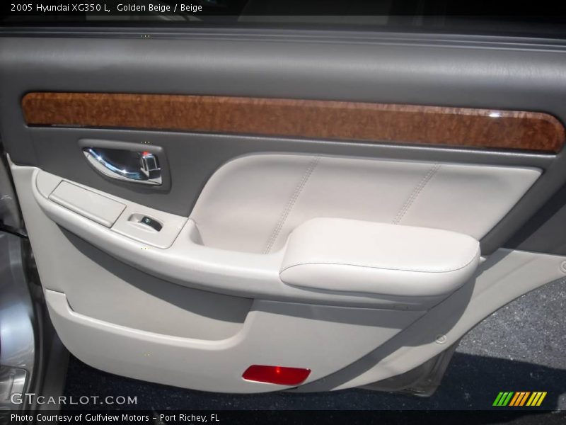 Golden Beige / Beige 2005 Hyundai XG350 L