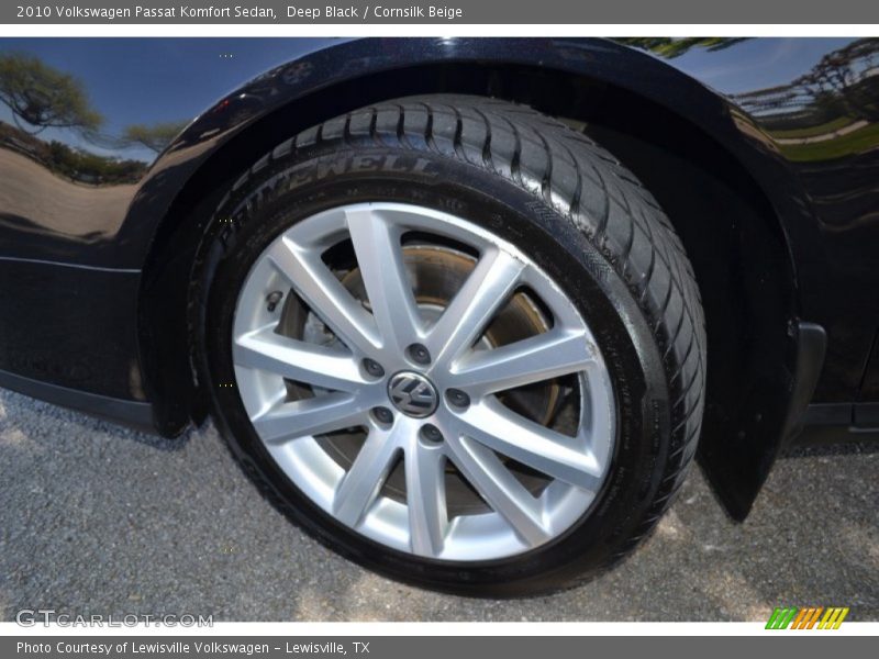 Deep Black / Cornsilk Beige 2010 Volkswagen Passat Komfort Sedan