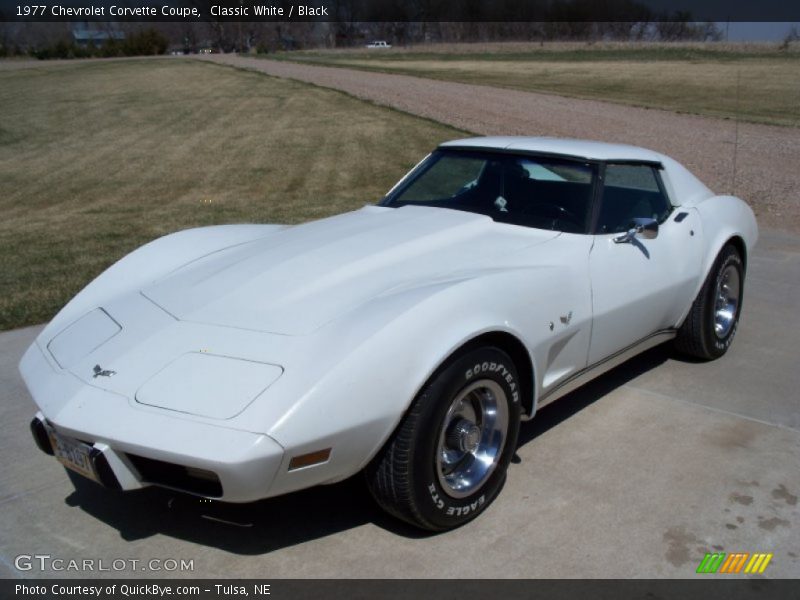 Classic White / Black 1977 Chevrolet Corvette Coupe