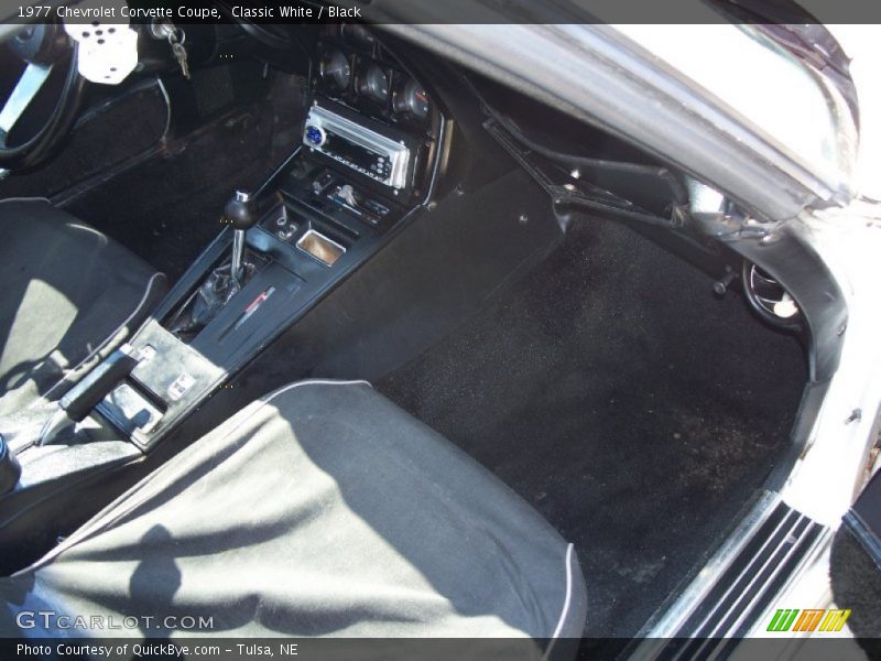 Classic White / Black 1977 Chevrolet Corvette Coupe