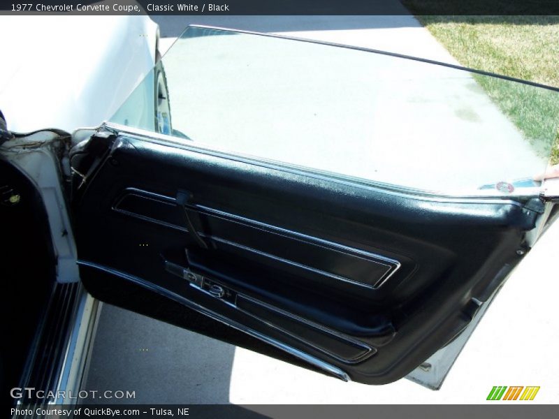 Classic White / Black 1977 Chevrolet Corvette Coupe