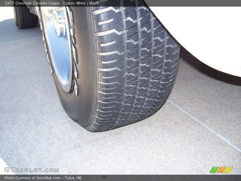 Classic White / Black 1977 Chevrolet Corvette Coupe