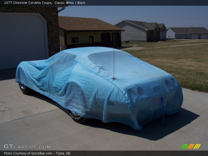 Classic White / Black 1977 Chevrolet Corvette Coupe