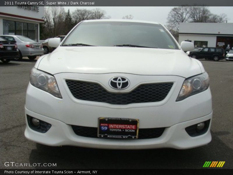 Super White / Dark Charcoal 2011 Toyota Camry SE