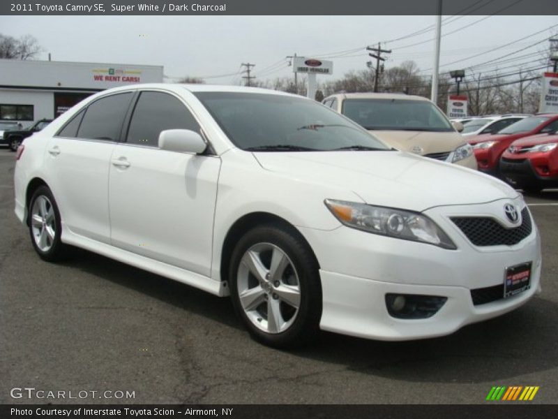 Super White / Dark Charcoal 2011 Toyota Camry SE