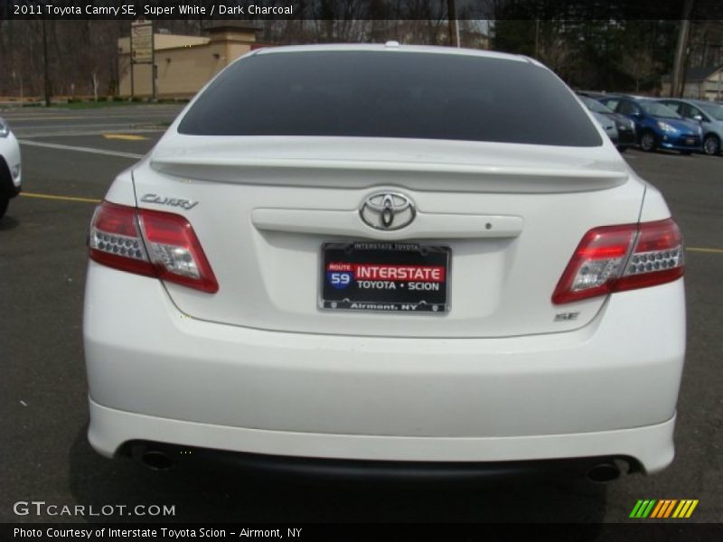 Super White / Dark Charcoal 2011 Toyota Camry SE