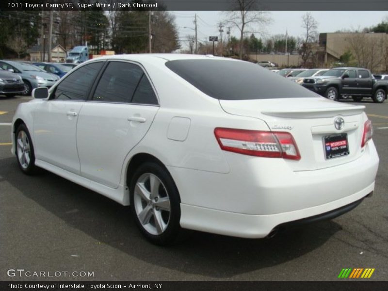 Super White / Dark Charcoal 2011 Toyota Camry SE