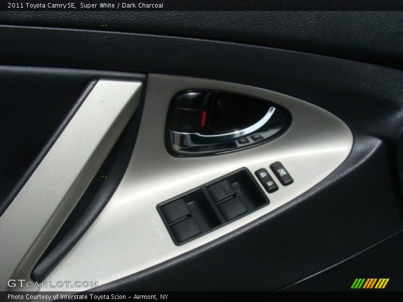 Super White / Dark Charcoal 2011 Toyota Camry SE