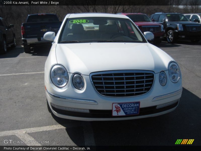 Pearl White / Beige 2008 Kia Amanti