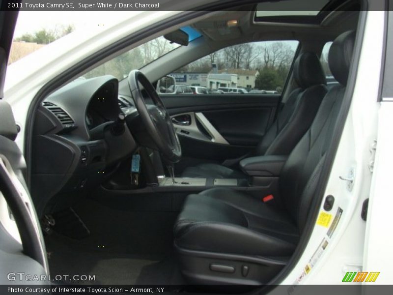 Super White / Dark Charcoal 2011 Toyota Camry SE