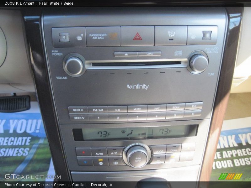 Pearl White / Beige 2008 Kia Amanti