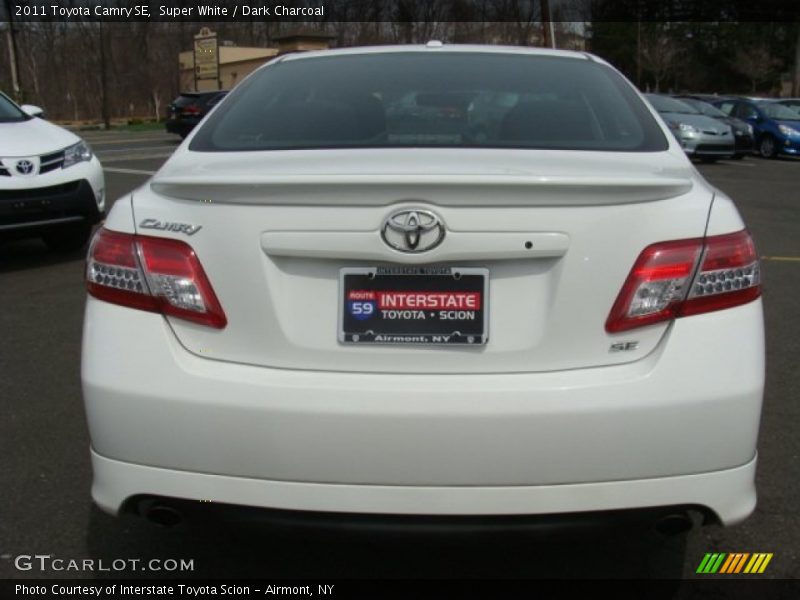 Super White / Dark Charcoal 2011 Toyota Camry SE