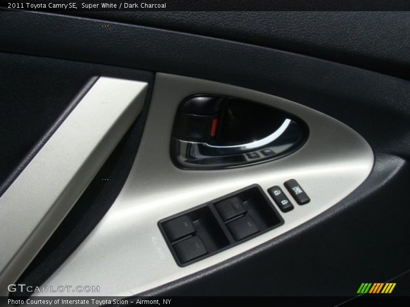 Super White / Dark Charcoal 2011 Toyota Camry SE