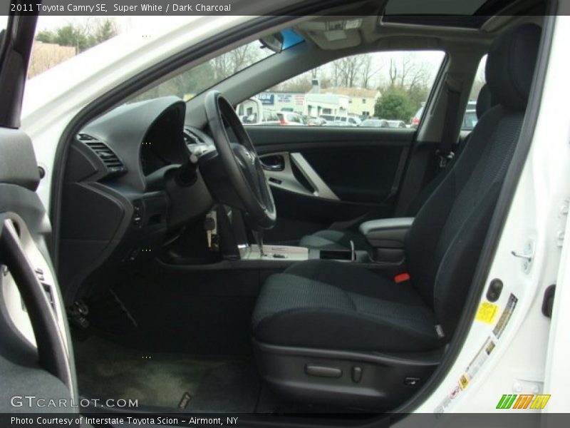 Super White / Dark Charcoal 2011 Toyota Camry SE