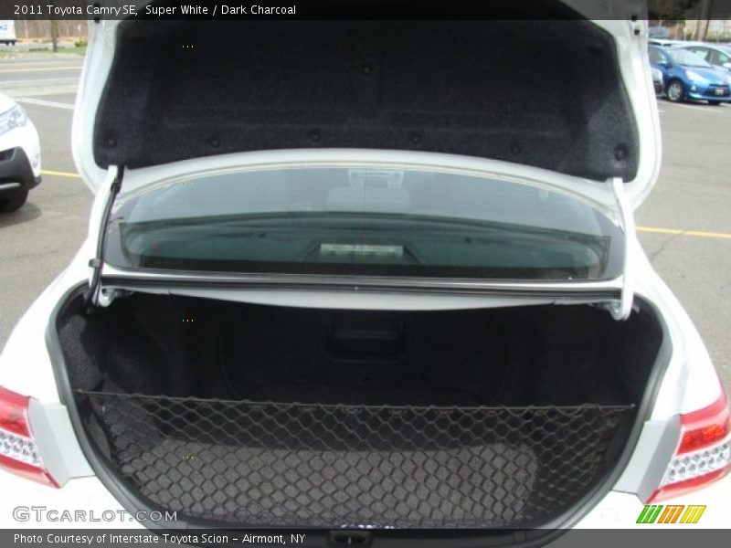 Super White / Dark Charcoal 2011 Toyota Camry SE