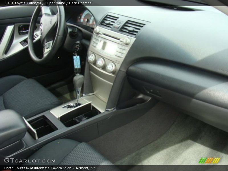 Super White / Dark Charcoal 2011 Toyota Camry SE