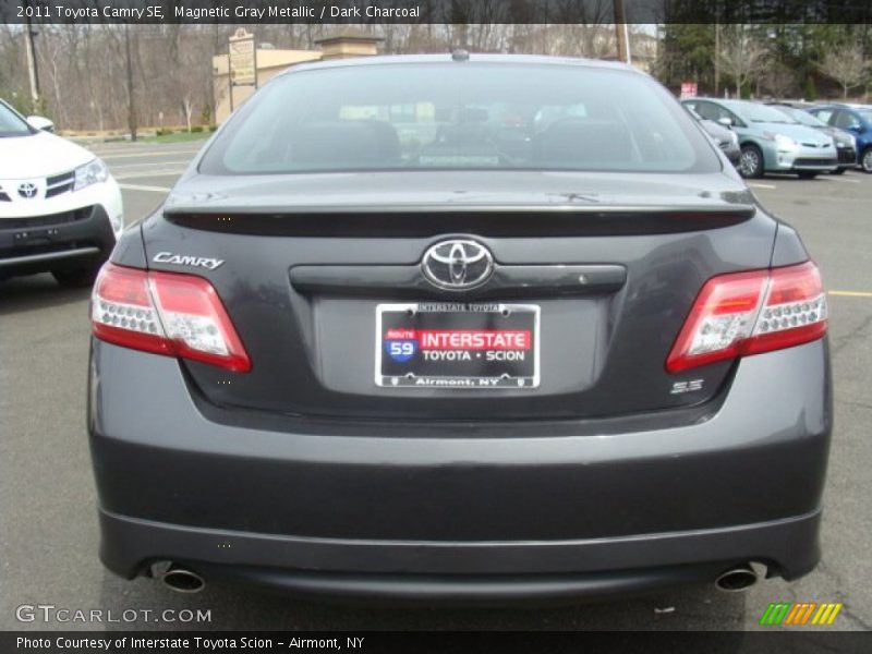 Magnetic Gray Metallic / Dark Charcoal 2011 Toyota Camry SE