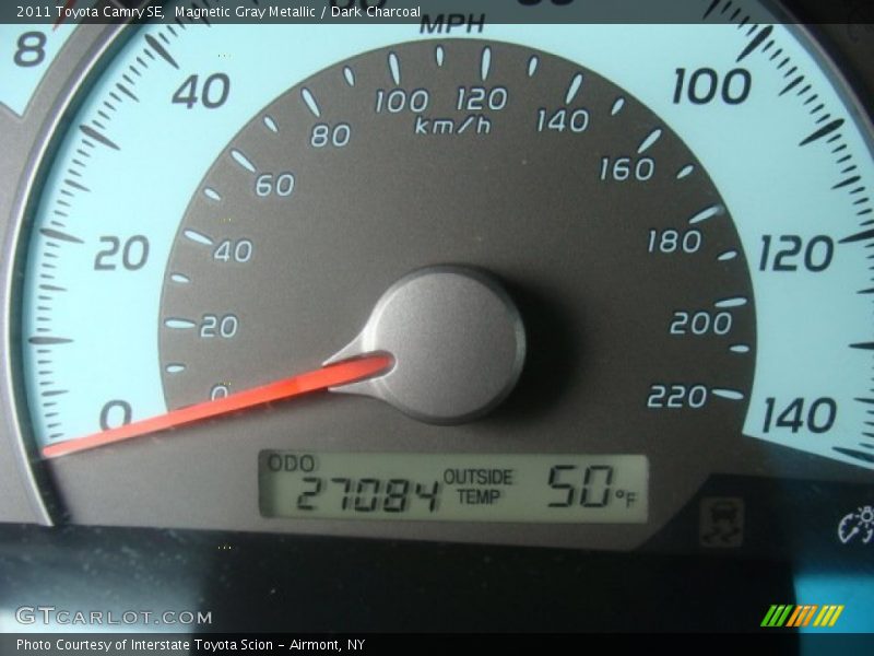 Magnetic Gray Metallic / Dark Charcoal 2011 Toyota Camry SE