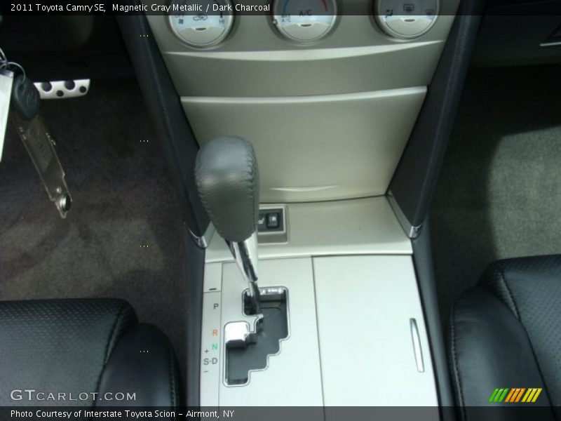 Magnetic Gray Metallic / Dark Charcoal 2011 Toyota Camry SE