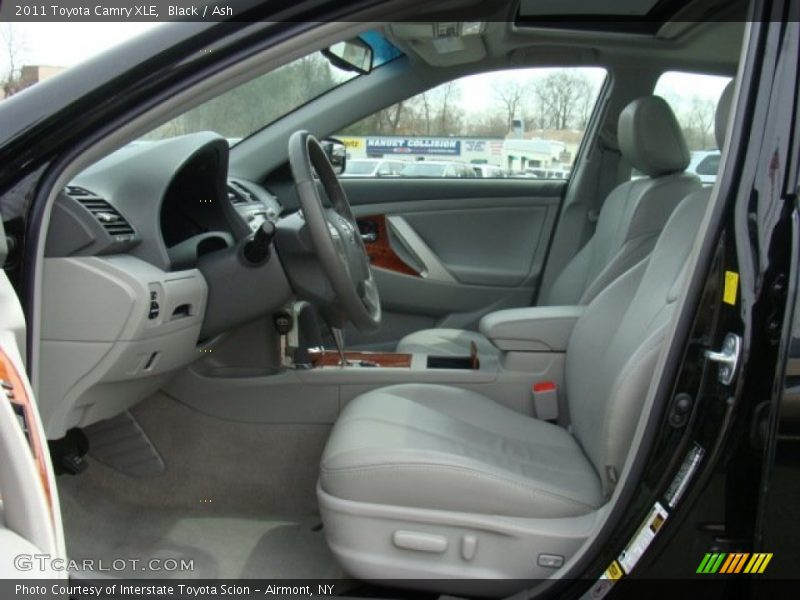 Black / Ash 2011 Toyota Camry XLE