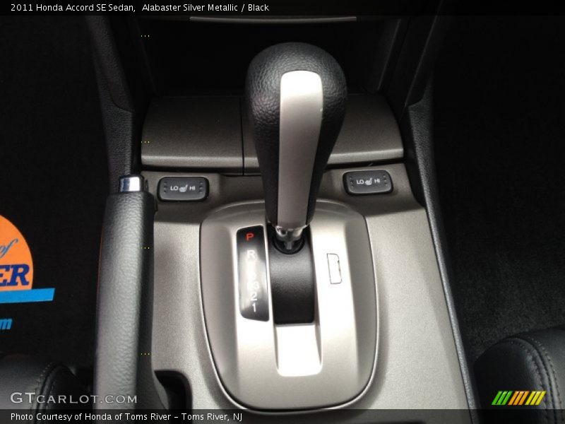 Alabaster Silver Metallic / Black 2011 Honda Accord SE Sedan