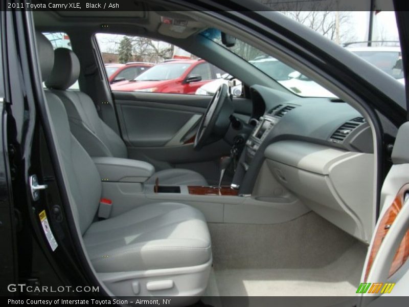 Black / Ash 2011 Toyota Camry XLE