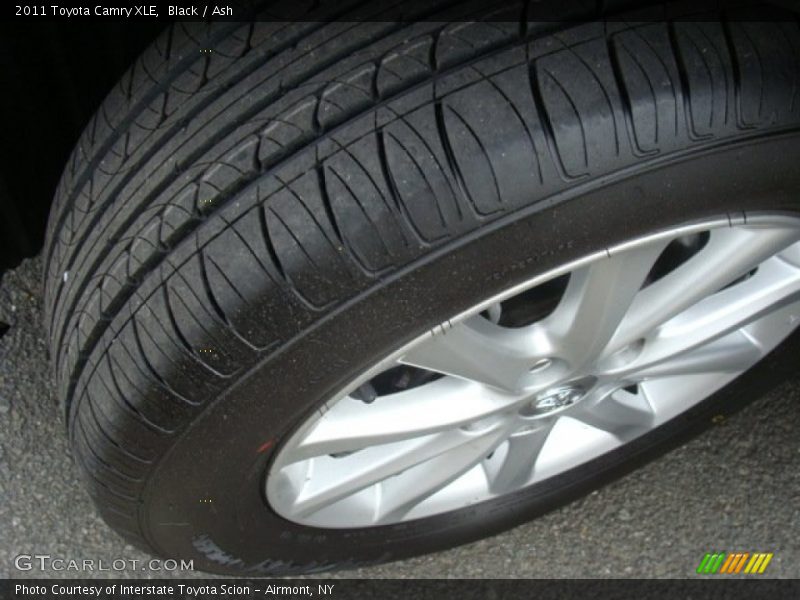 Black / Ash 2011 Toyota Camry XLE